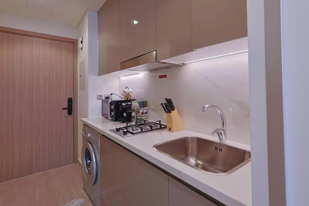 Apartment Brand New Studio Near Downtown Dubai