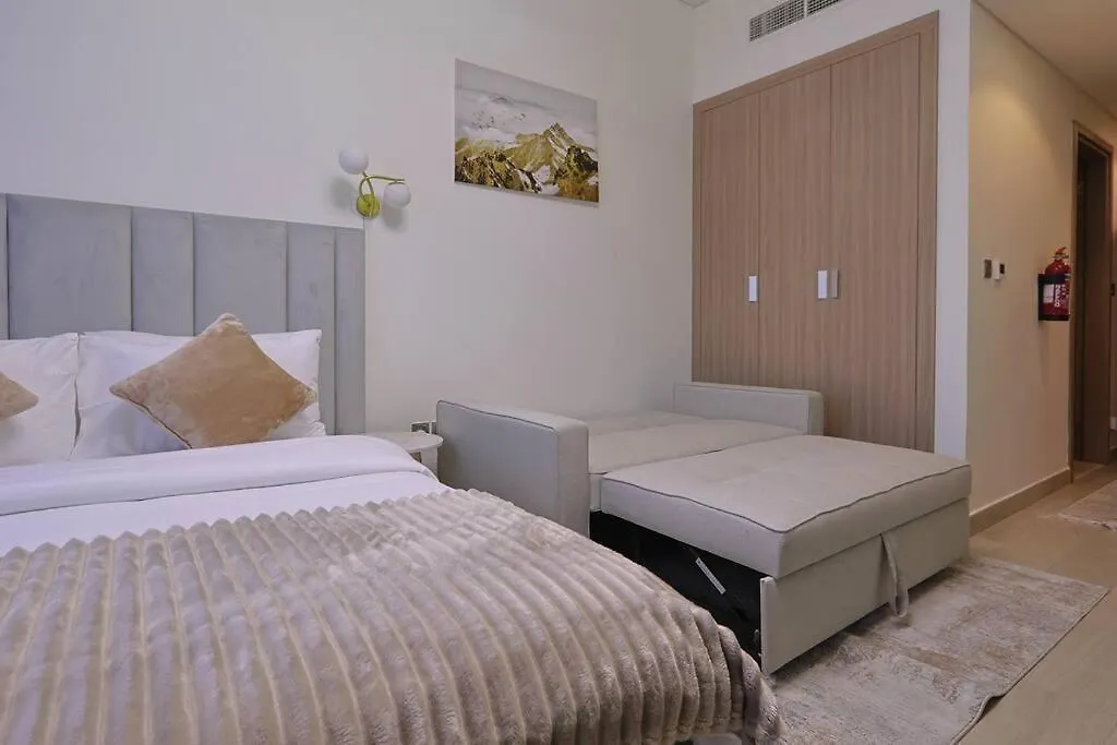 Apartment Brand New Studio Near Downtown Dubai